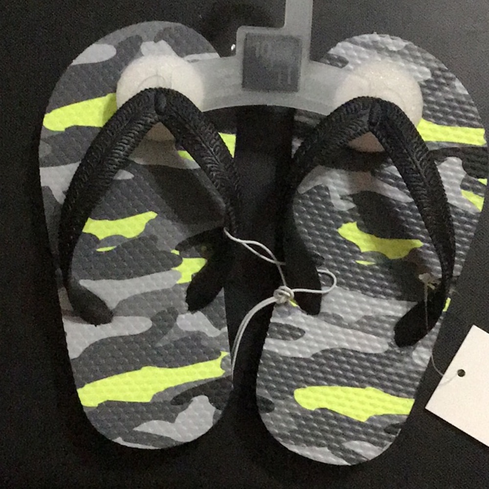 New Capellini New York boys flip flop